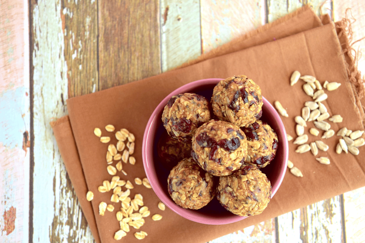 Oatmeal Raisin Energy Bites Recipe: A Quick And Filling Snack